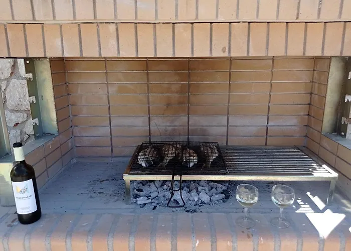 Willa Katia Tsoukaládhes