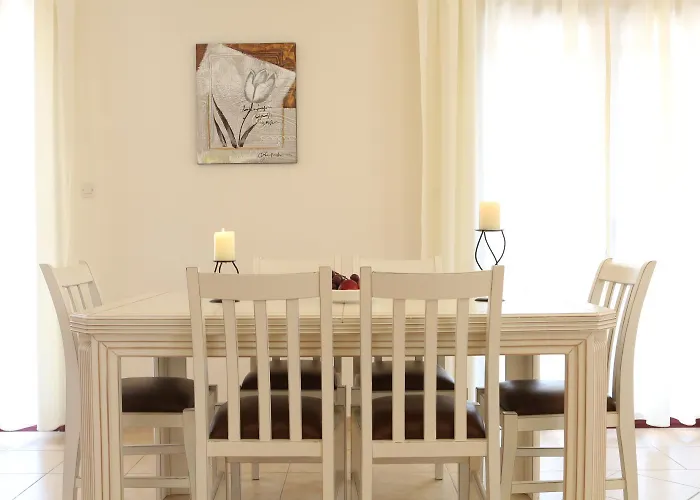 Katia Willa Tsoukaládhes